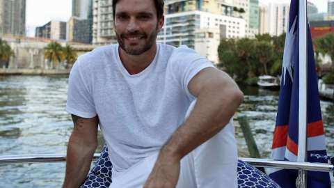 Julián Gil se apuntó una victoria.