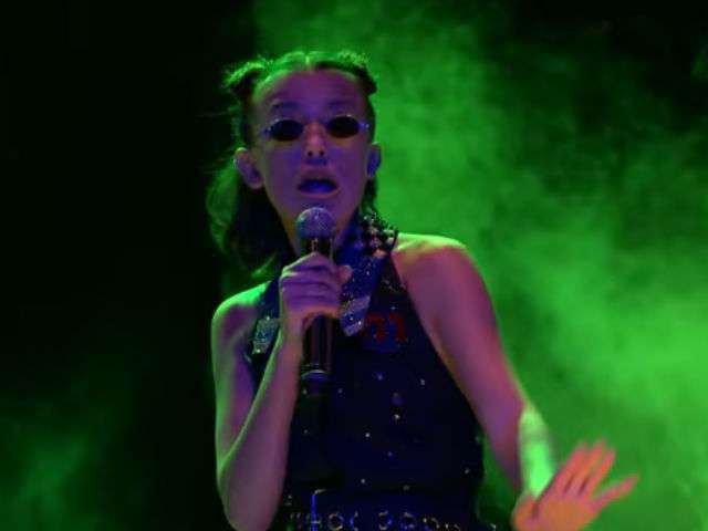 Age Millie Bobby Brown Saison 1 Millie Bobby Brown resumió la temporada 1 de Stranger Things… ¡rapeando