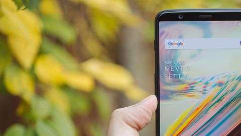 No por ser de menor costo quiere decir que el OnePlus 5T sea ineficiente.