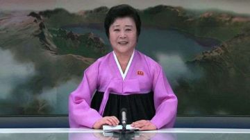 Ri Chun-hee ha llorado, reído y gritado en la Televisión Central de Corea del Norte durante más de 40 años./Getty