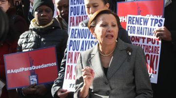 Congresista Nydia Velazquez durante una conferencia donde critican a la administracion Trump por elimintar el TPS a 50,000 Haitianos.