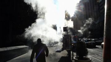 El vapor de cada día en las calles de Manhattan.