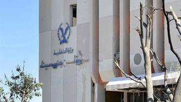 Vista de un coche carbonizado tras un atentado en el Sinaí, Egipto. /EFE