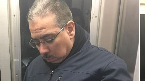 El NYPD divulgó imágenes del sospechoso en el tren.