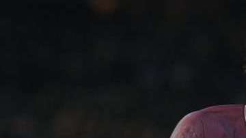 El jugador del Paris Saint Germain Neymar Jr. celebra tras anotar un gol al Estac Troyes. (Foto: EFE/ETIENNE LAURENT)