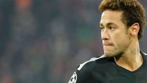 Neymar del París Saint Germain parece que adelantó su parón invernal. Foto: EFE/RONALD WITTEK