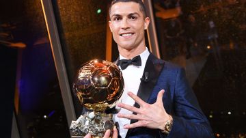 Cristiano Ronaldo recibió este jueves su quinto Balón de Oro