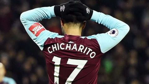 El jugador mexicano del West Ham Javier Hernández tiene un mal cierre de 2017. (Foto: EFE/Will Oliver)