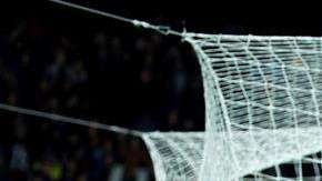 El delantero uruguayo del FC Barcelona Luis Suárez celebra su segundo gol ante el Deportivo. (Foto: EFE/Enric Fontcuberta)