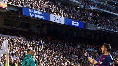 Luis Suárez celebra en casa del Real Madrid. EFE