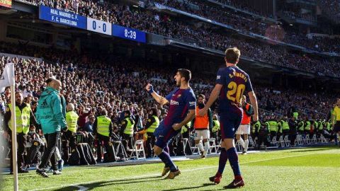 Luis Suárez celebra en casa del Real Madrid. EFE