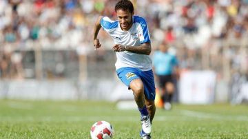 Neymar hizo un golazo en un partido a beneficio