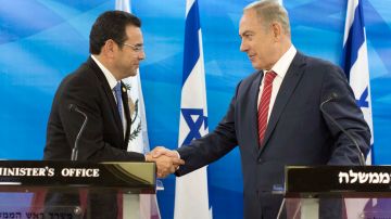 Los presidente guatemalteco, Jimmy Morales, e israelí, Benjamin Netanyahu.