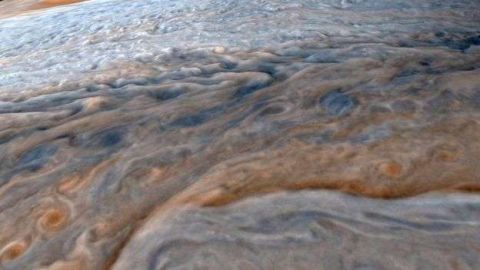 El gran tamaño de Júpiter significa que fue el primer objeto que se formó en el Sistema Solar después del Sol.