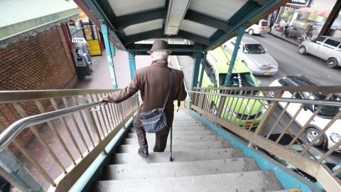 Ancianos piden mayor seguridad en el Barrio.