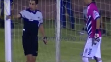 El árbitro chileno Eduardo Gamboa cometió un error garrafal en una tanda de penaltis entre Vallenar y Melipilla.
