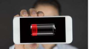 Las baterías de los celulares funcionan en ciclos de carga y descarga./Getty