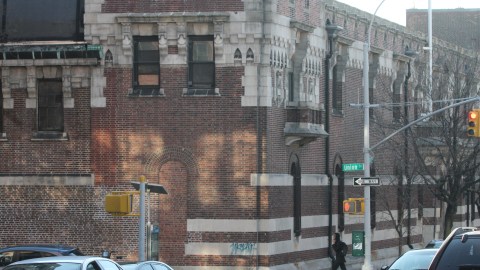 Bedford Union Armory en el condado de Brooklyn.