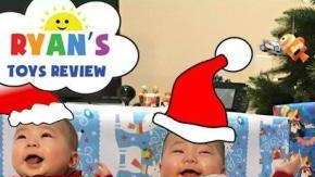 Mientras el niño descubre nuevos juguetes cada semana, sus padres reciben millones de dólares en un negocio redondo