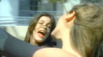 Liv Tyler y Alicia Silverstone protagonizaron el video ‘Crazy’.
