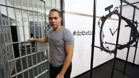 Coss Marte, fundador del gimnasio ConBody, basado en una rutina de ejercicio desarrollada en prisión./ Mariela Lombard