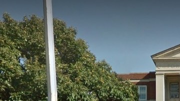 La escuela secundaria Fort Hamilton fue evacuada.