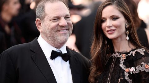 Georgina Chapman junto a Harvey Weinstein.