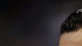 Adrián González pasó mucho tiempo de la pasada temporada mirando desde el banquillo de los Dodgers.