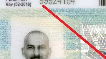 Según activistas, USCIS busca reducir la inmigración legal al complicar la residencia permanente.