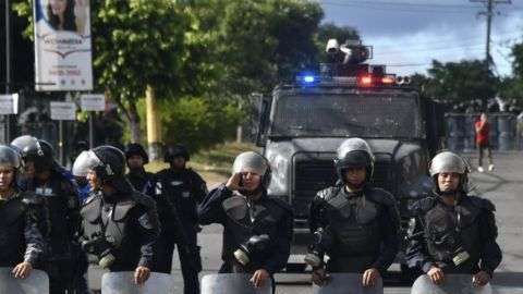 La Policía Militar hondureña se ha encargado de vigilar las protestas de los partidarios del candidato opositor, Salvador Nasralla.