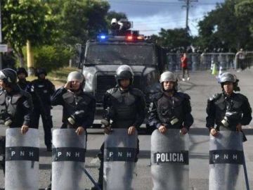 La Policía Militar hondureña se ha encargado de vigilar las protestas de los partidarios del candidato opositor, Salvador Nasralla.