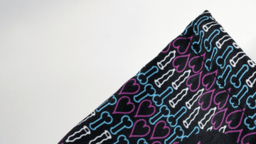 Las autoridades de Salud de Nueva York entregan de forma gratuita el estuche con condones #PlaySure.