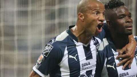 Carlos Sanchez y Aviles Hurtado festejan el gol de Rayados en la final de la Copa MX ante los Tuzos del Pachuca. Foto: Imago7