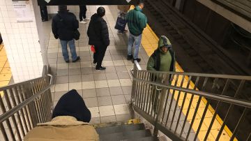 Usuarios denuncian que crisis del Subway es peor en las noches