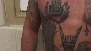 Algunos de los miembros detenidos recientemente en Long Island tienen tatuada "La Garra".