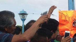 Los pobladores de Ixmiquilpán ya habían entregado al sospechoso a las autoridades. Foto: Twitter/@TelRojo