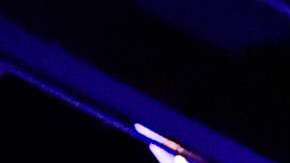 Vasyl Lomachenko es sujetado de los brazos por Guillermo Rigondeaux, quien no fue rival para el ucraniano.