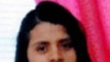 La madre sospecha que su hija (izquierda) mantenía un relación con su padrastro (derecha).