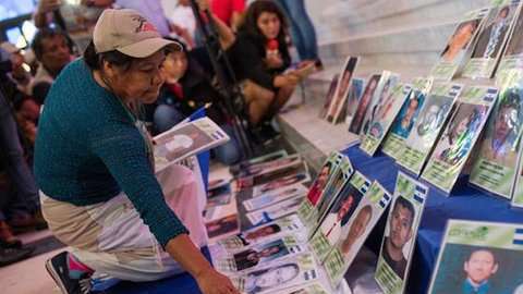 Las mujeres se reencontraron con sus hijos. /EFE