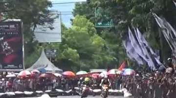 Doos pilotos protagonizaron una reyerta antideportiva en el Road Race de Malasia