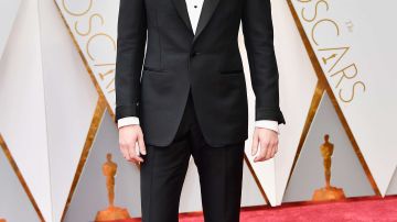 Andrew Garfield en la alfombra roja de los Premios Oscar 2017.