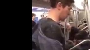 El neoyorquino se tambalea como si estuviera borracho.