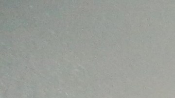 Inquilina Elisa Garcia, 49, residente desde que nacio en el  edificio de la calle 163 Este, Bronx se queja por la falta de calefaccion y agua caliente.