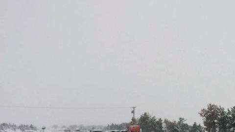 Las carreteras de cubrieron de blanco./EFE