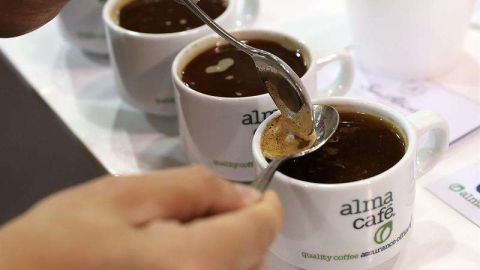 Beber dos o tres cafés al día es bueno para la vista, según científicos lusos.