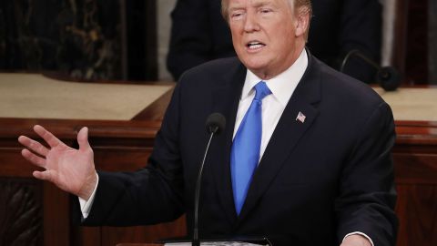 Trump durante su primer discurso del Estado de la Unión. EFE