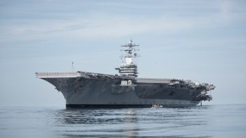 EEUU muestra su poder militar en el mundo con su flota de portaaviones. Cole Keller/US Navy