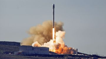 Un cohete Falcon 9 de SpaceX. EFE/EPA/SPACEX