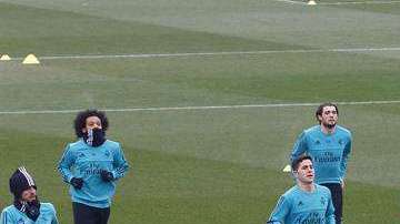 Jugadores del Real Madrid realizan una sesión de entrenamiento