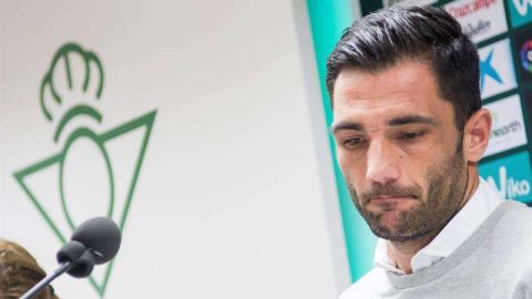 Antonio Adán, portero del Betis, ofreció disculpas